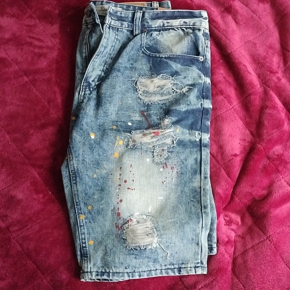 Men Shorts - Picture 1 of 4